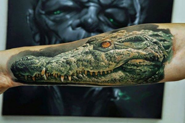 Krokodile Realistisch Design am Unterarm