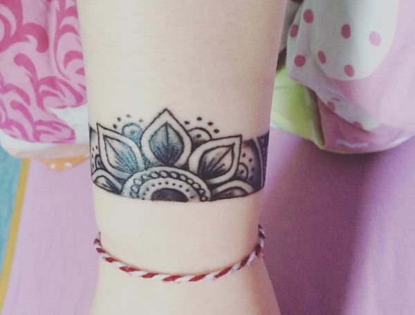Blumen Armband Tattoos für Frauen