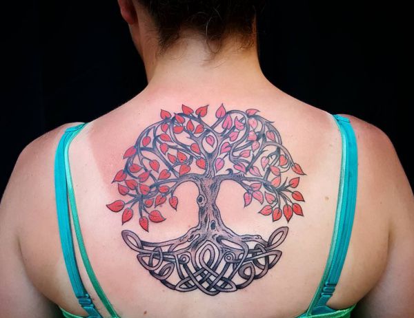 Keltisch Baum des Lebens Tattoo am Rücken