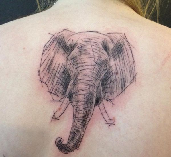 Elefantenkopf Tattoo Design am Rücken