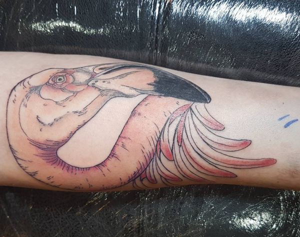Flamingo Tattoo Design auf dem Arm
