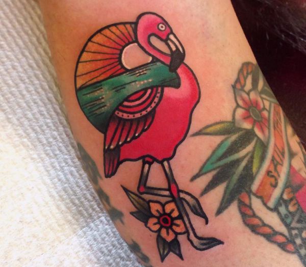 Bunte Flamingo Tattoo Idee