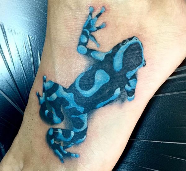 Frosch Tattoo Design am fuß Blau