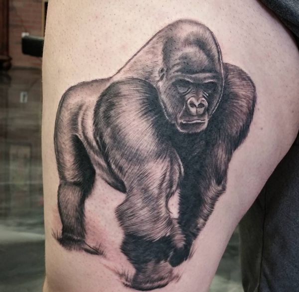 Gorilla Tattoo Design am Oberschenkel