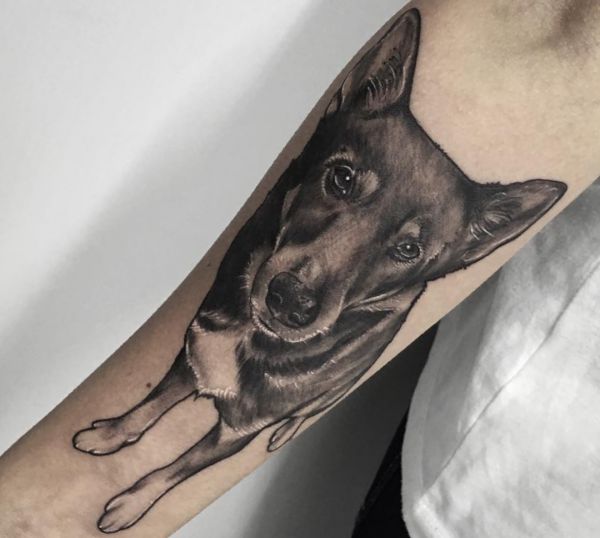 Realistisch Hunde auf dem Arm Schwarz und Weiß