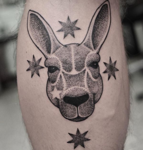 Känguru mit Sterne Design auf der Bein Dotwork