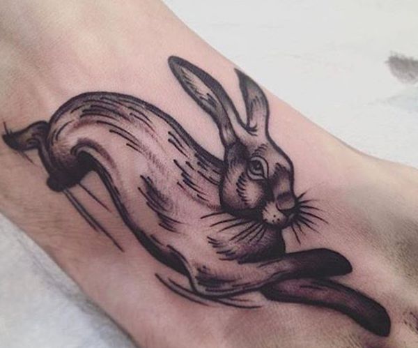 Kaninchen Tattoo Design am Fuß