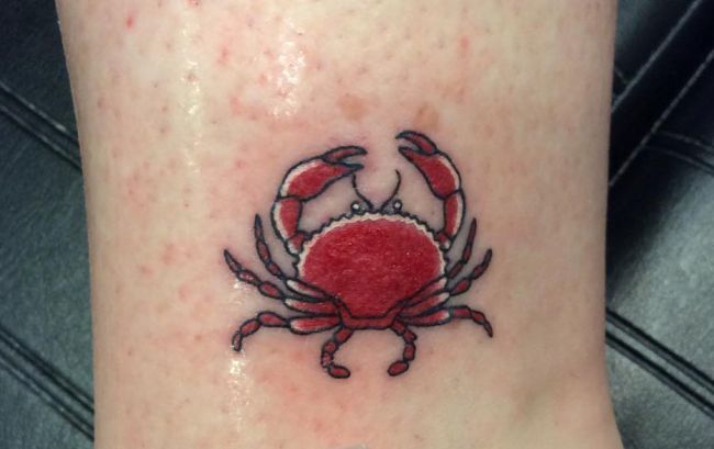 Kleine Krabbe Rot am Knöchel für Frauen