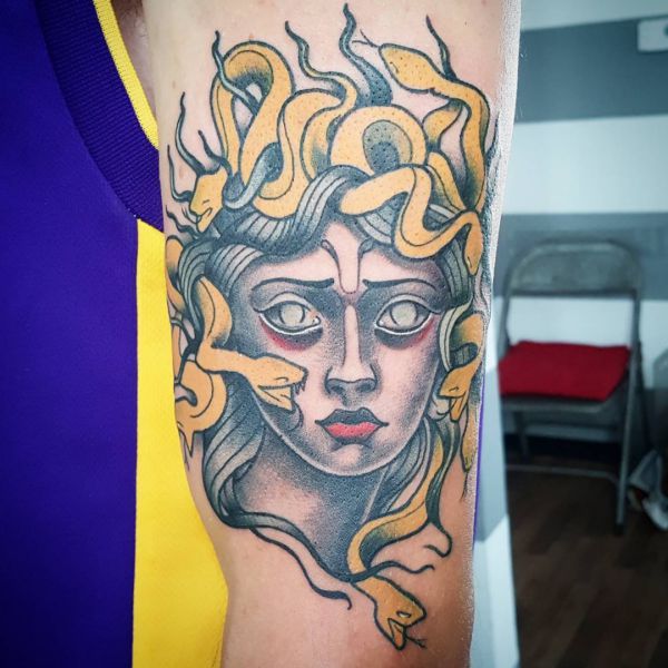 Medusa Tattoo Design am Oberarm