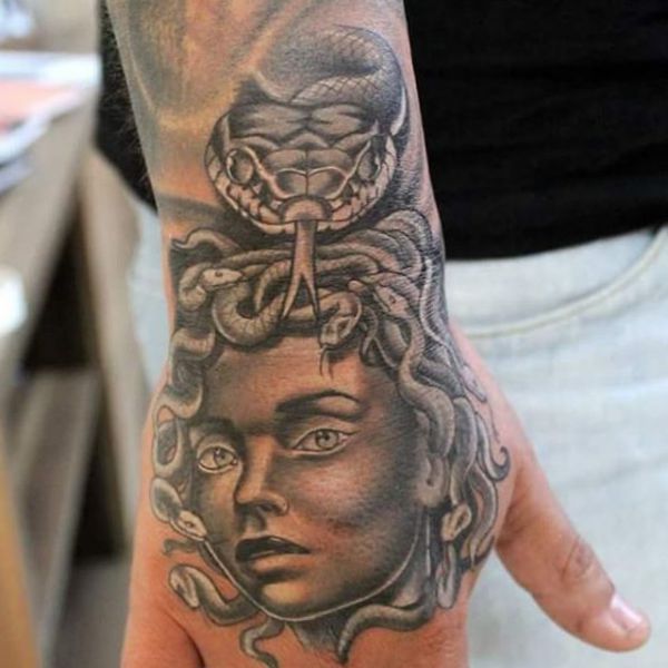 Medusa Tattoo Design auf der Hand