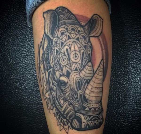 Mandala Nashorn Tattoo Design auf der Bein