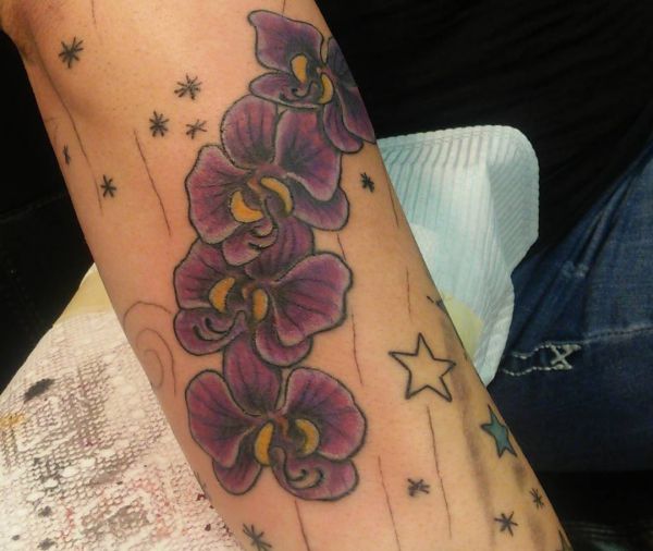 Orchidee Design Lila auf dem Arm