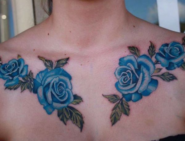 Blauen Rose Design auf der Brust