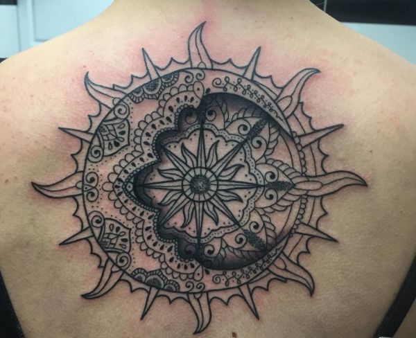 Mandala Sonne Tattoo Design am Rücken