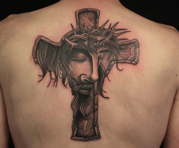 Religiöse Tattoo am Rücken