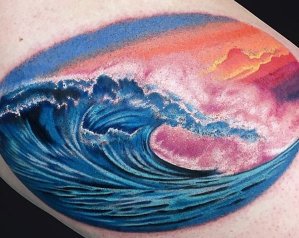 Wellen Abendrot Tattoo auf der Bein