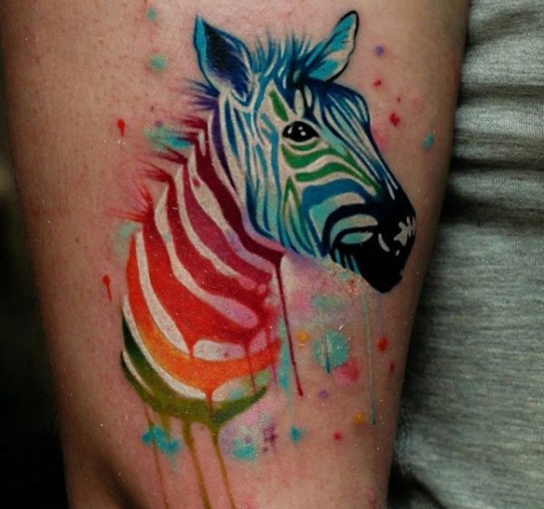 Wasserfarben Zebra Design auf der Bein