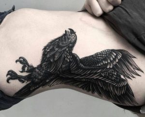Rabe Fliegend Tattoo Seiten Bilder