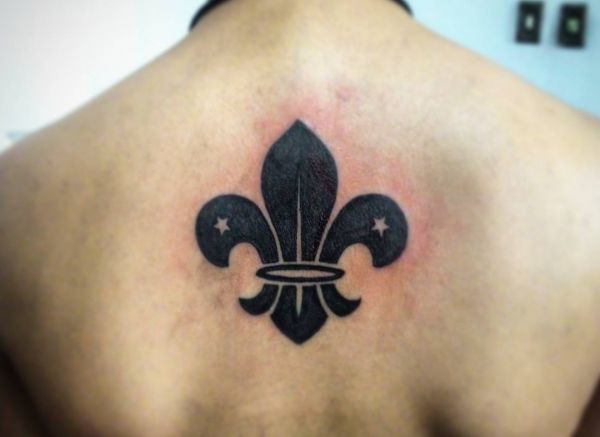 Französische lilie tattoo bedeutung