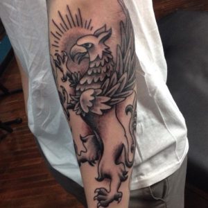 Greif Tattoo Design auf dem Arm