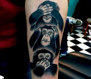 Drei Affen Tattoo Design am Unterarm
