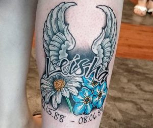 Tattoo Weiß Gänseblümchen mit Flügeln für Verstorbene