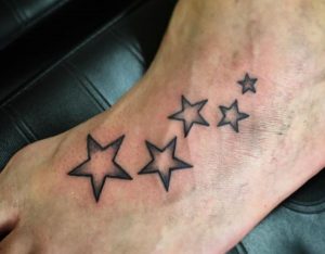 Sternen Tattoo Design am fuß