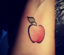 Apfel Tattoo Designs mit Bedeutungen – 20 Ideen