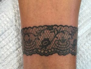 Die schönsten Armband Tattoos für Frauen