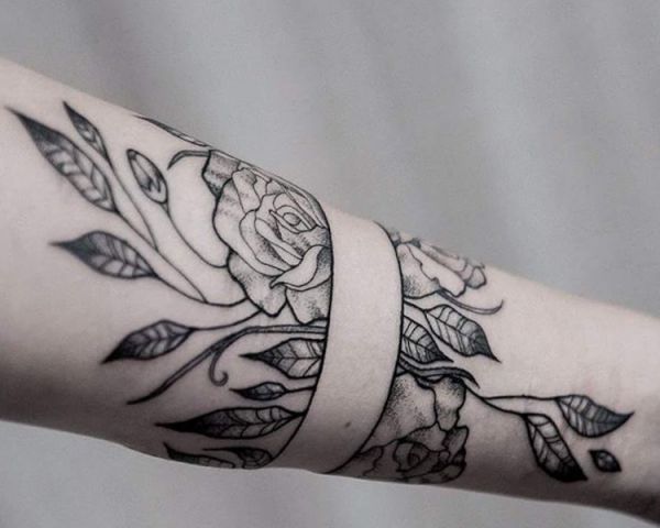 Die Schönsten Armband Tattoos Für Frauen