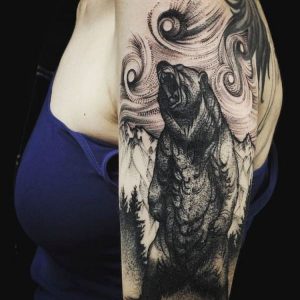 Abstract Grizzlybär Tattoo auf dem Arm