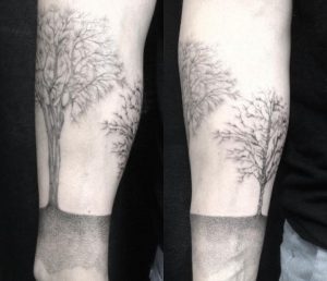 Ulmen Baum Tattoo am Unterarm