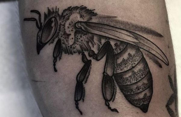 Bienen Tattoos Designs und Bedeutungen