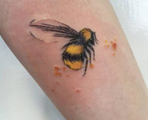 Aquarell Bienen am Unterarm