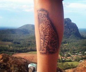 Tattoo Gepard am Unterschenkel