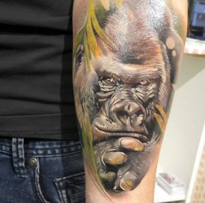 Gorilla Kopf Porträt Tattoo Design auf dem Arm