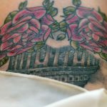 Ist Verkrustungen auf einem neuen Tattoo normal?