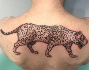 Jaguar Design am Rücken