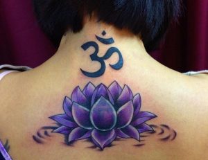 Blau Lotus Tattoo Design im Nacken