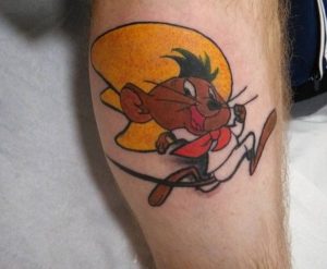 Speedy Gonzales Maus Tattoo Design am Unterschenkel