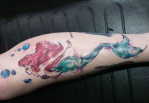Aquarell Meerjungfrau auf dem Arm