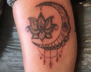 Mandala Mond Tattoo Design auf der Bein