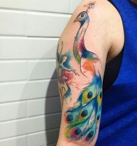 Aquarell Pfau auf dem Arm