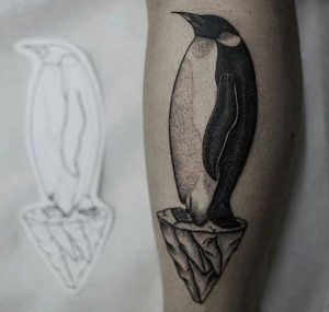 Dotwork Tattoo Pinguin Design auf der Bein