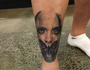 Gothic Schmetterling Tattoo auf der Bein