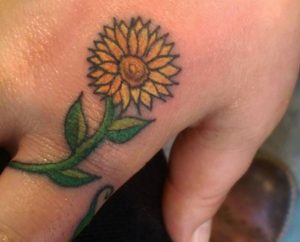 Sonnenblumen Design auf der Hand