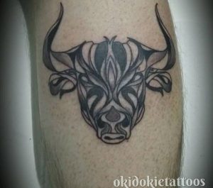 Stierkopf Design Tattoo Idee