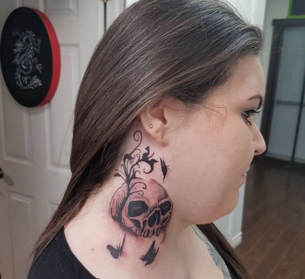 Frauen für am tattoo hals Tattoos für