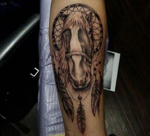 Traumfänger mit Pferd Design auf dem Arm