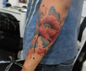 Wasserfarben Tulpen Design am Unterarm